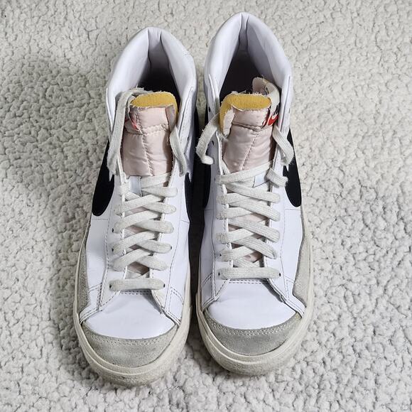Nike Women's Blazer Mid '77 White Black Leather Sneaker size 8 - Picture 1 of 6